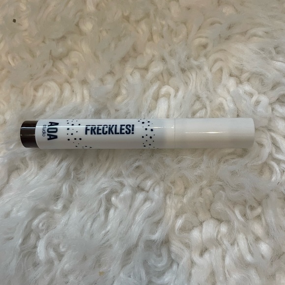 AOA Freckles Pen. - Picture 2 of 2